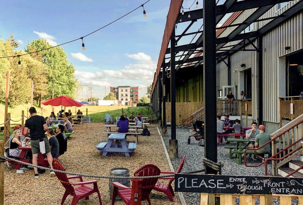 Boston Breweries: Picture of Newburyport beer garden at Riverwalk Brewing Company.