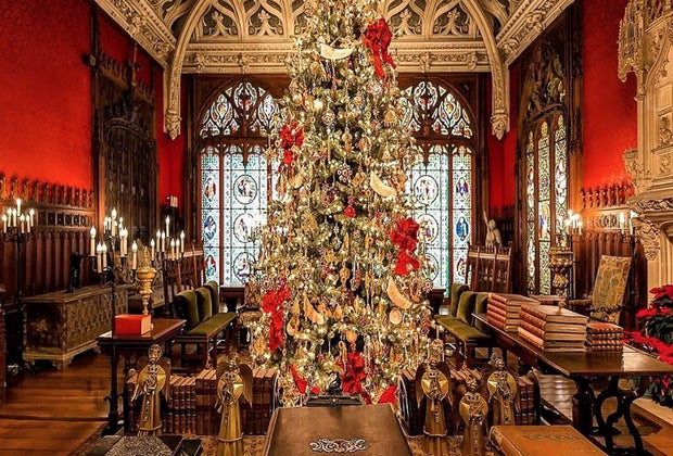 Photo of Newport's Breakers decorated for the holidays.