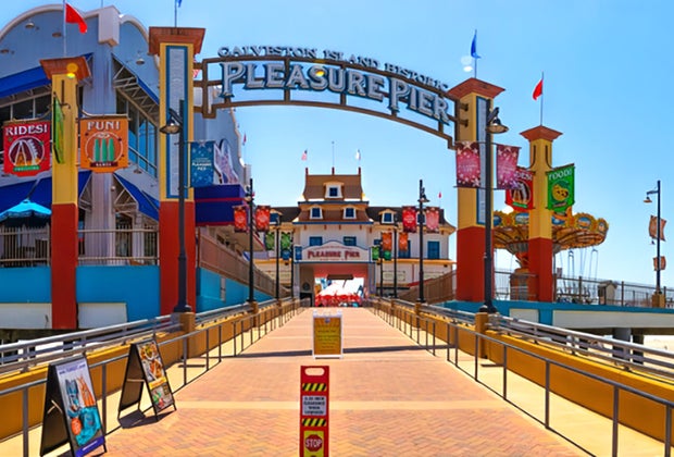 Texas Bucket List best things to do in the Lone Star State Galveston Pleasure Pier