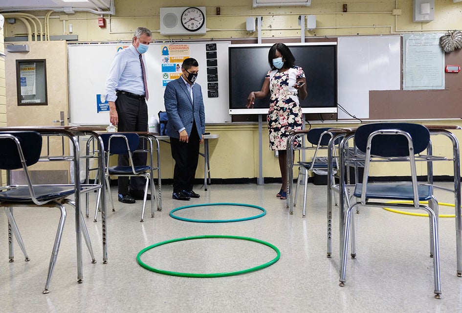 Mayor Bill De Blasio and Schools Chancellor Richard Carranza tour a school in Far Rockaway to asses its progress in planning for reopening. Photo by Ed Reed/Mayor's Office 
