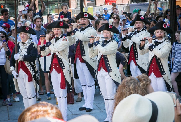 Free things to do with kids-image of musicians at Harborfest.