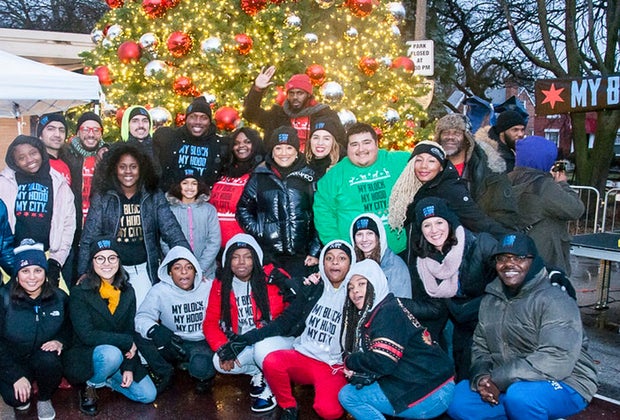 Volunteer in Chicago at a Be a Part of the Light event. 