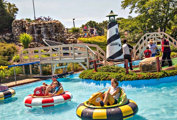 Image of families in bumper boats - Things to do in Narragansett