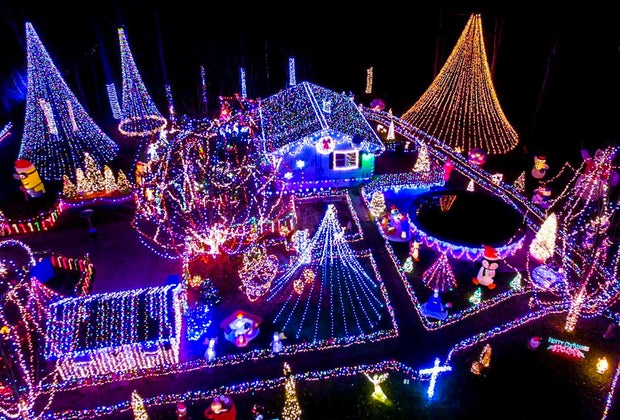 Image of Christmas light display in Connecticut