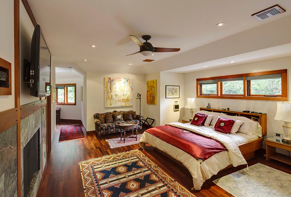 Family-Friendly Bed and Breakfasts Near New York City for a Cozy Weekend Getaway The Art House Bed and Breakfast packs plenty of amenities into its small East Hampton footprint.