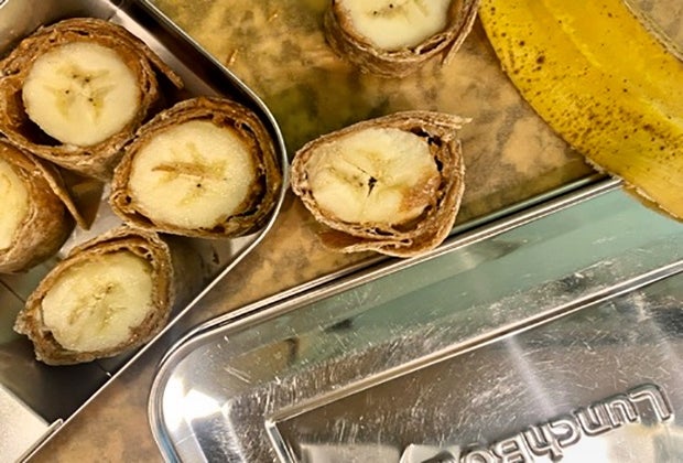 100 School Lunch Ideas for Kids: Banana roll-ups