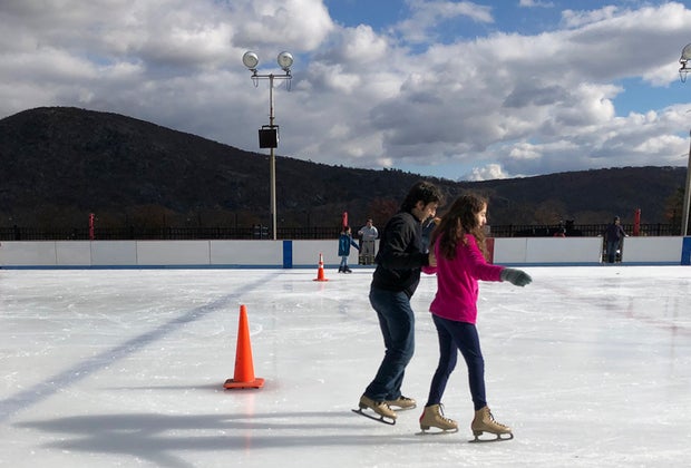 Bear Mountain Ice Rink: Outdoor Ice Skating near Westchester