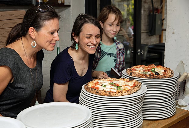 Behind the scenes tours in NYC: Scott's Pizza Tours