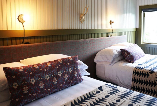 Fall Weekend Getaways near NYC Bluebird Sunapee Motel