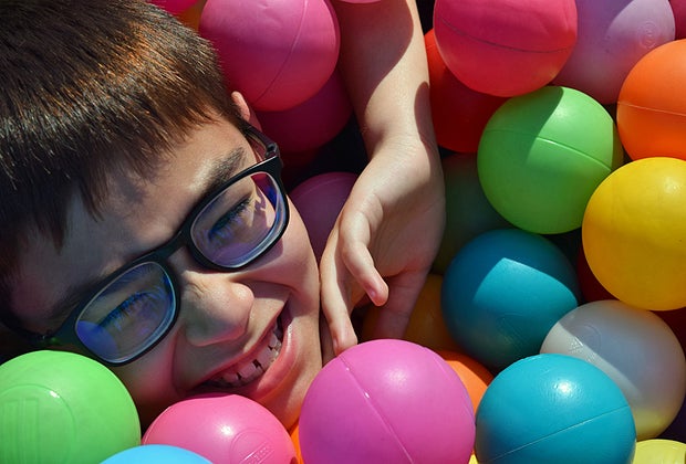 Bounce house Bounce the Mall ball pit