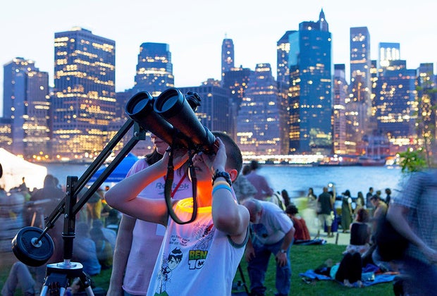 Outdoor Activities in Nature for Kids: kids with binoculars stargazing