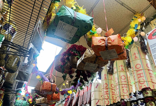 Casa Della Mozzarella interior shot of store