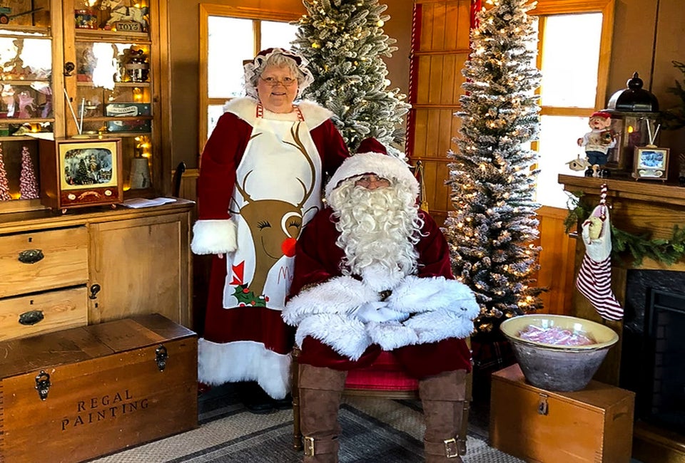 Visit Santa at the Midwestern Christmas town of Cedarburg, Wisconsin, photo courtesy of cedarburgfestival.org