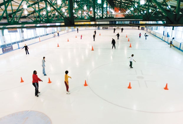 Indoor ice skating rinks in NYC: Chelsea Piers Sky Rink
