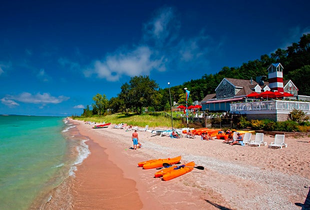 Lake Resorts in the Midwest for Family Summer Getaways: The Homestead