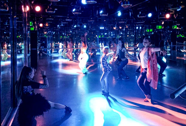 Tyra Banks' ModelLand: Dance party!!