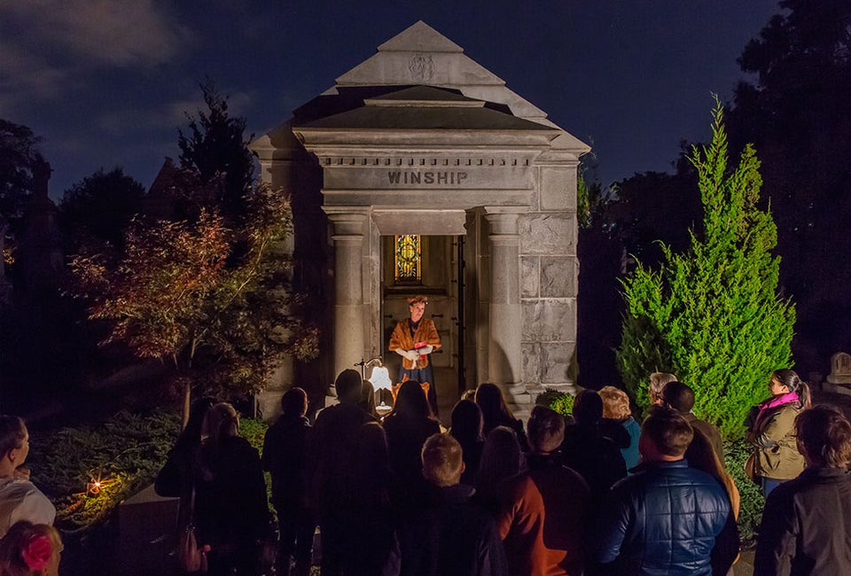 Capturing the Spirit of Oakland Halloween Tours