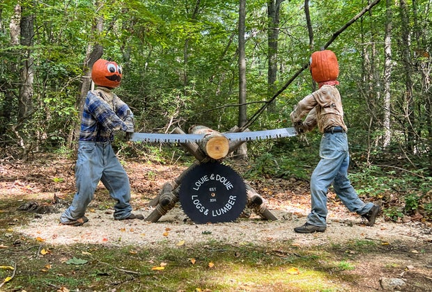 Image of lumberjack-themed pumpkinseeds at Pumpkintown USA