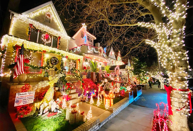 Things to do Thanksgivint weekend in NYC: Dyker Heights Holiday Lights