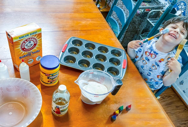 How to Make Fizzy Sidewalk Chalk Paint