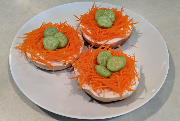 Easter Desserts, Easter Recipes, and Easter Brunch Ideas: Easter Nest Bagels