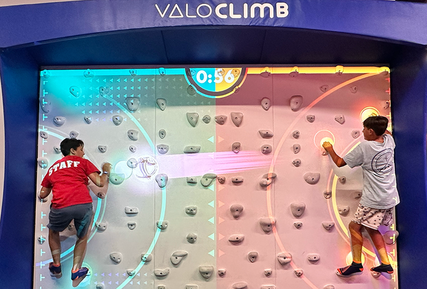 Empire Adventure Park: climbing wall