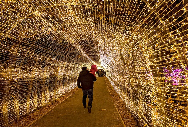 Escape NYC Winter Lantern Festival snug harbor