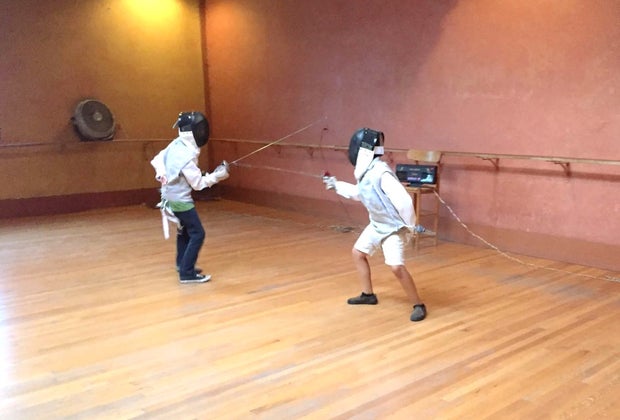 Best Sports Classes for Kids in Los Angeles: Fencing classes