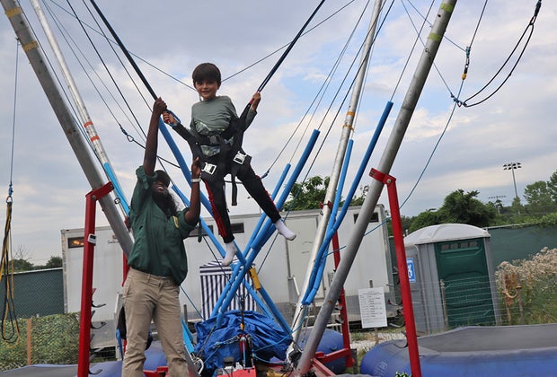 Field Station: Dinosaurs Jurassic Jump