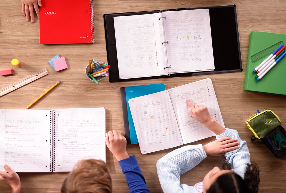 This free, innovative app from Five Star helps kids create digital flash cards, organize notes, and track assignments.