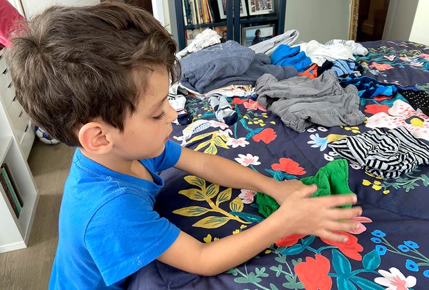 20 Low-Effort Ways to Entertain Toddlers When You’re Sick household chores