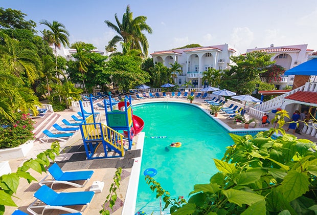 All-Inclusive Resorts: Franklyn D Resort