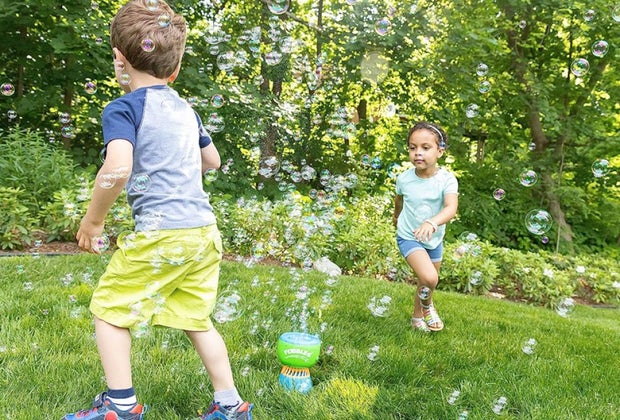 Bubbles Light-Up Bubble Torch : 100 Fun Party Games for Kids of All Ages