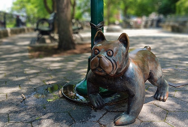 Hidden Gem in NYC: Tom Otterness sculpture of a bulldog from The Real World
