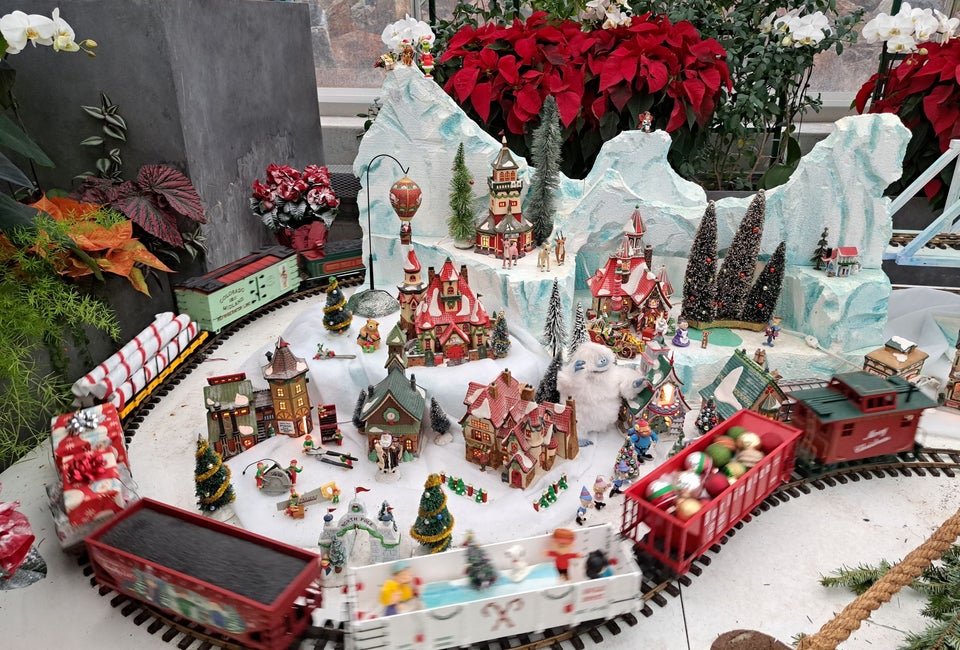Holiday on the Hill Train Show at Lasdon Park & Arboretum