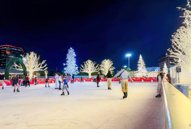 Houston A World of Holiday Magic Coca-Cola Classic Christmas Opens at Memorial City Mall