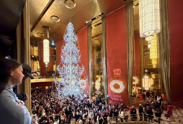 Unique Christmas trees in NYC: Chandelier tree at Radio City