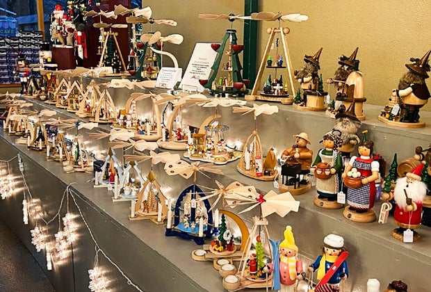 German Christmas Market of New Jersey: Hand-crafted German decorations