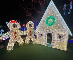 There's no shortage of fun photo ops at Sayville Falls. Photo by the author