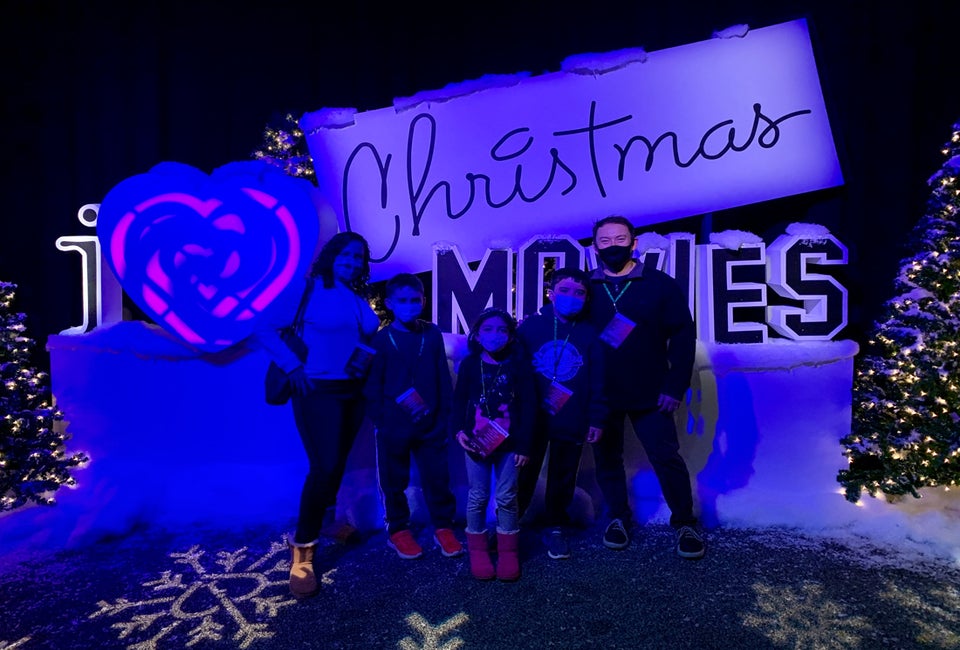 I Love Christmas Movies brings visitors on an immersive tour through scenes from five Christmas movies. 