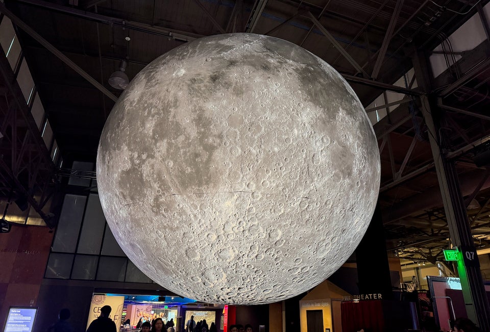 Glow: Play in the Light at the Exploratorium