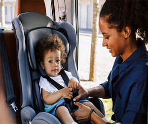 Kidmoto car service addresses the all-too-common challenge of getting families with young kids to the airport safely.