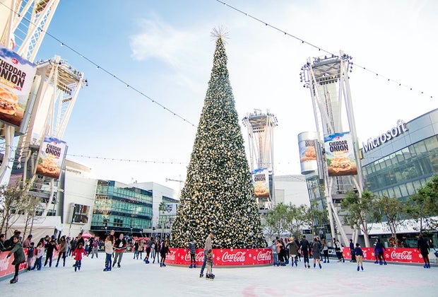 Best Outdoor Ice Skating Rinks in Los Angeles: LA King''s Holiday Ice Rink's Seasonal Ice Skating Rink at LA Live