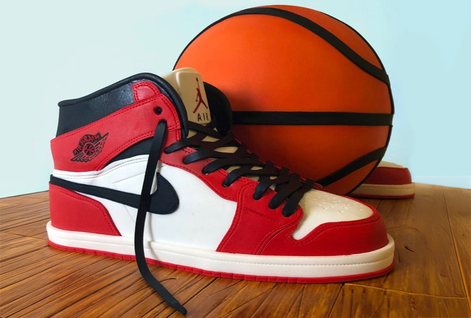Basketball cake! Photo courtesy of Charm City Cakes