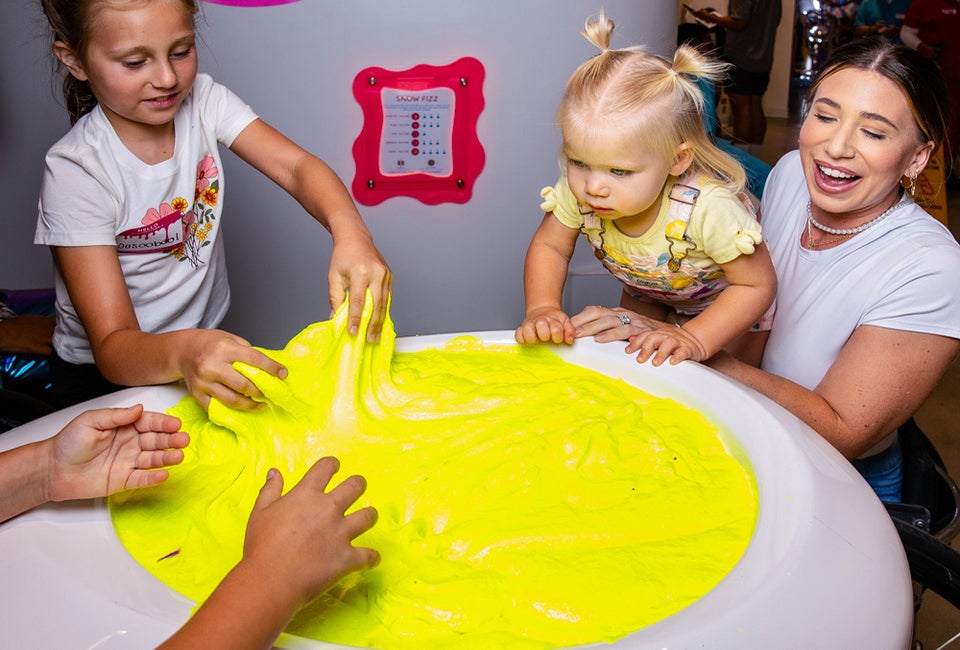 Dig in to slime-making! Sloomoo Institute LA photo by Chelsie Hill, courtesy of BFA