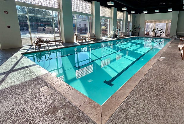 Lansdowne Resort: indoor pool