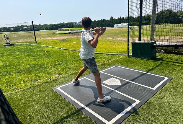 li-local-burger batting cages