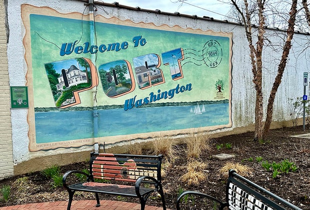 Mural welcome to Port Washington