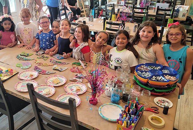 Arts and crafts studios for birthday parties on Long Island: The Art of Art Studio