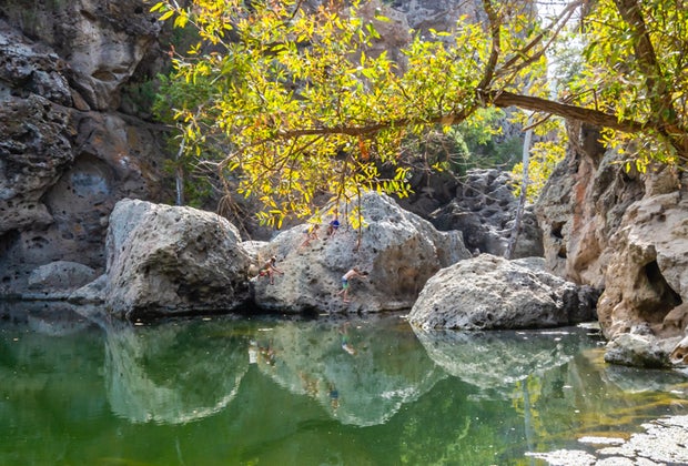 Malibu with kids: rock pool at Malibu Creek State Park